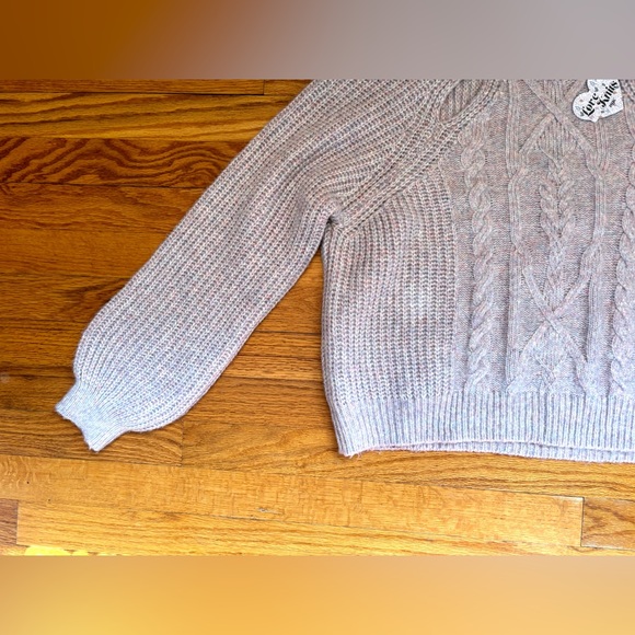 Love Knits NWT Cropped Long sleeve Sweater with Cut Out Shoulders Women’s XL - Picture 6 of 7